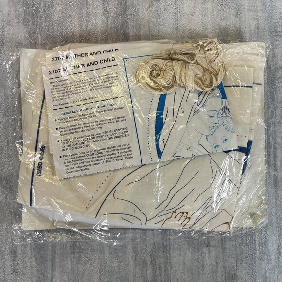 New Mother and Child Embroidery Candlewicking Kit 2707 The Creative Circle 1985 - Picture 2 of 4